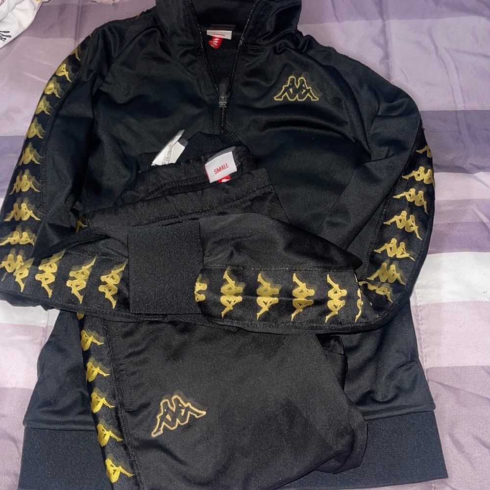 Black & gold kappa sweatsuit